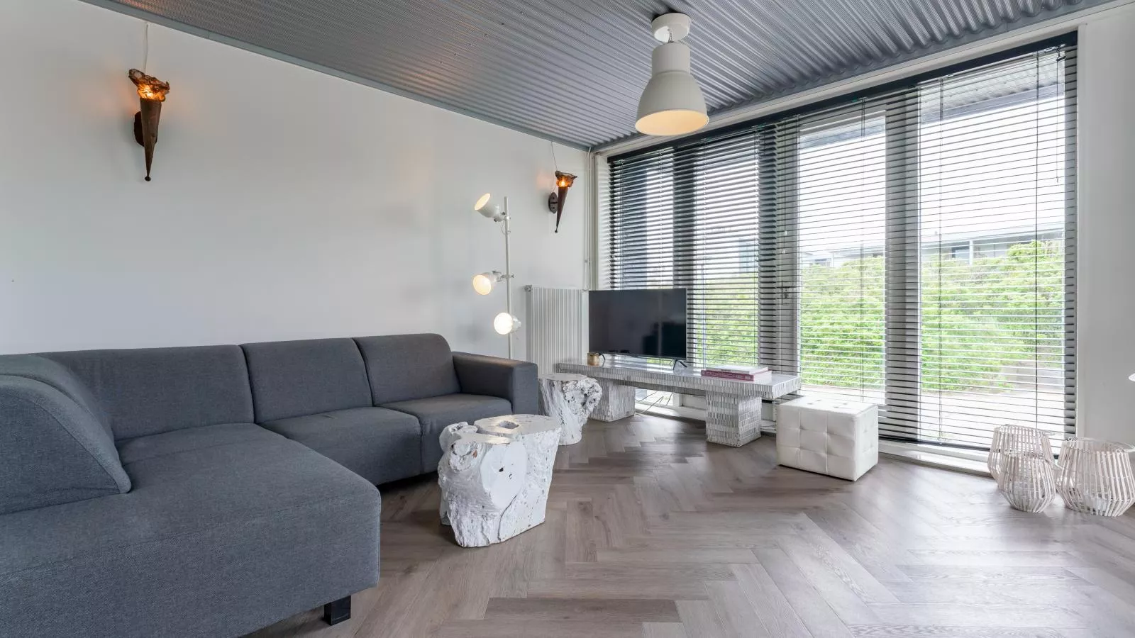 Beachhouse I-Living room