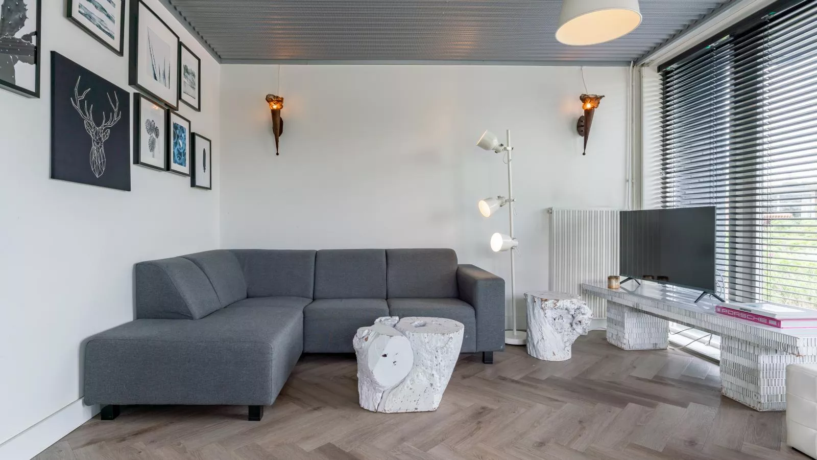 Beachhouse I-Living room