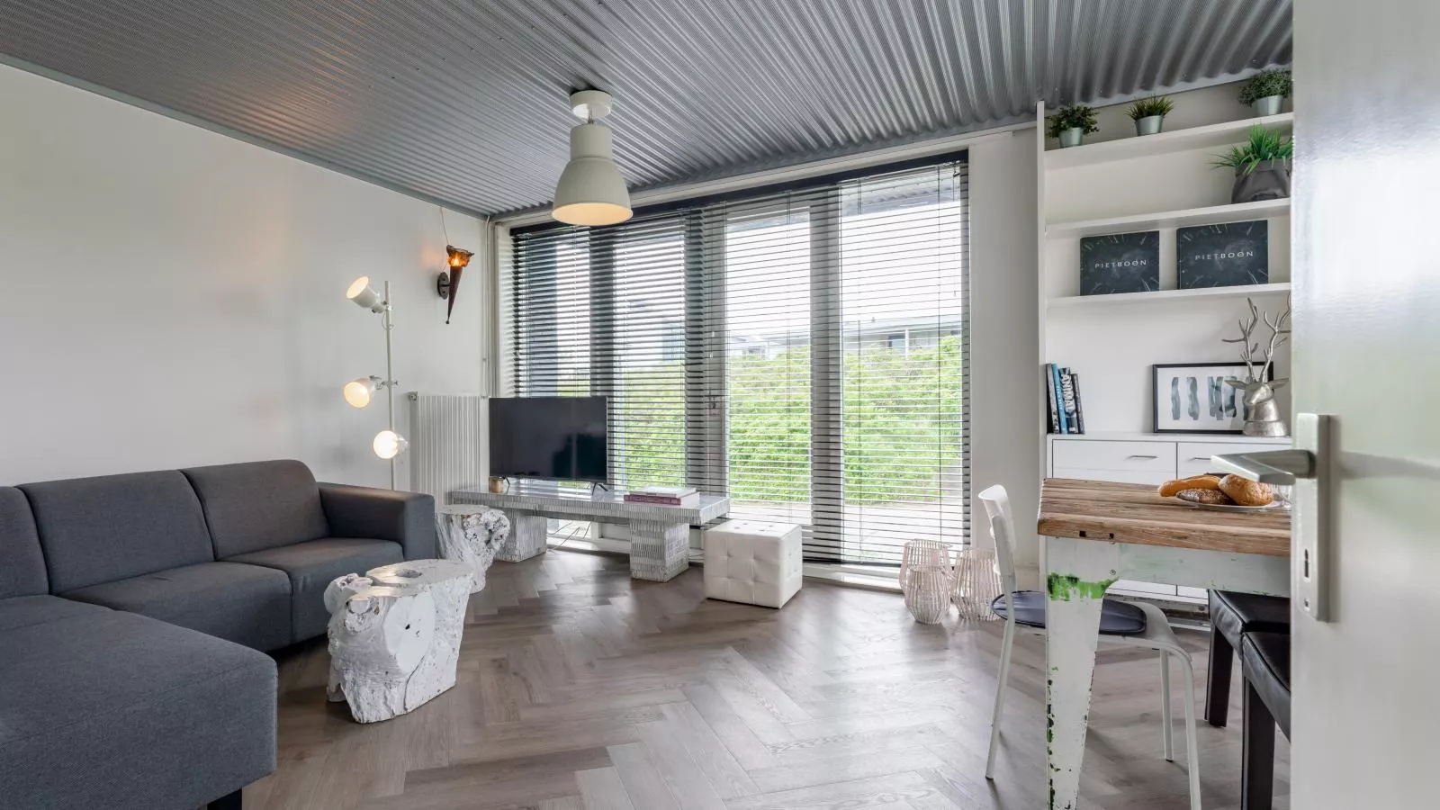 Beachhouse I-Living room