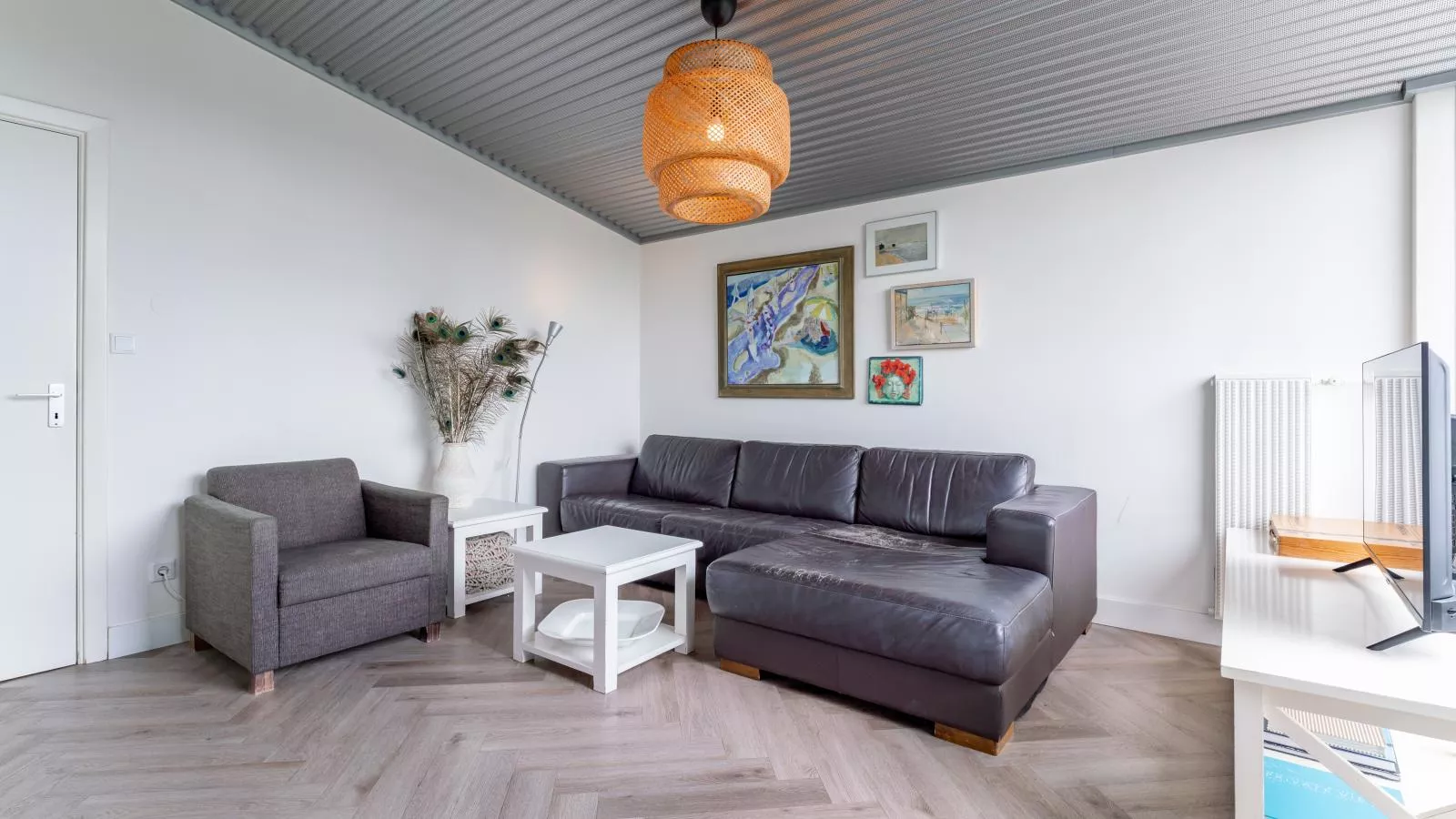 Beachhouse II-Living room