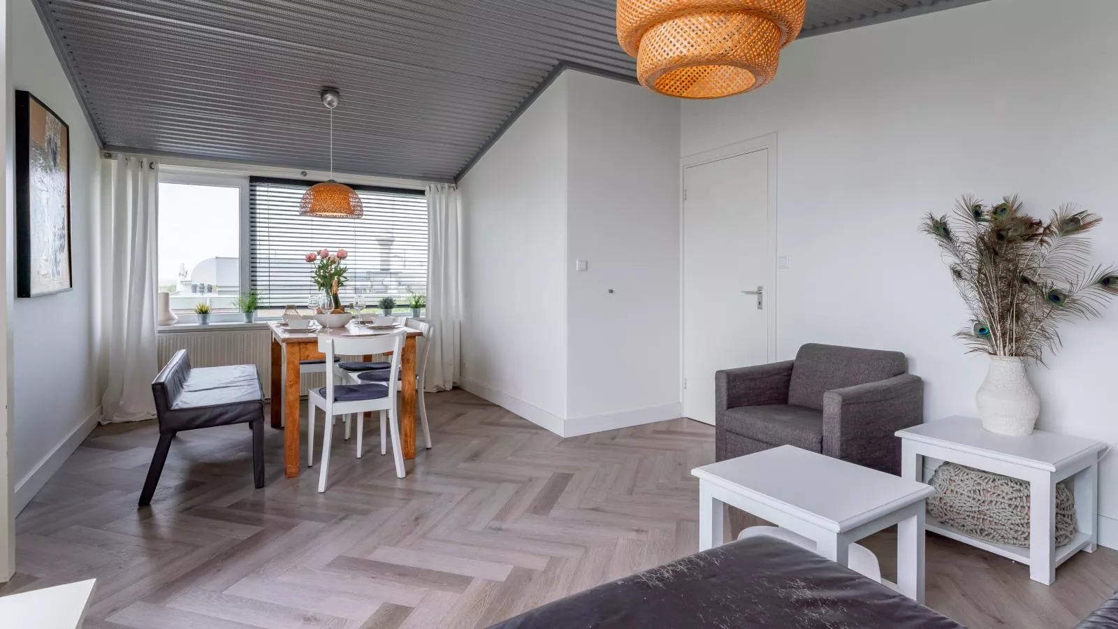 Beachhouse II-Dining room