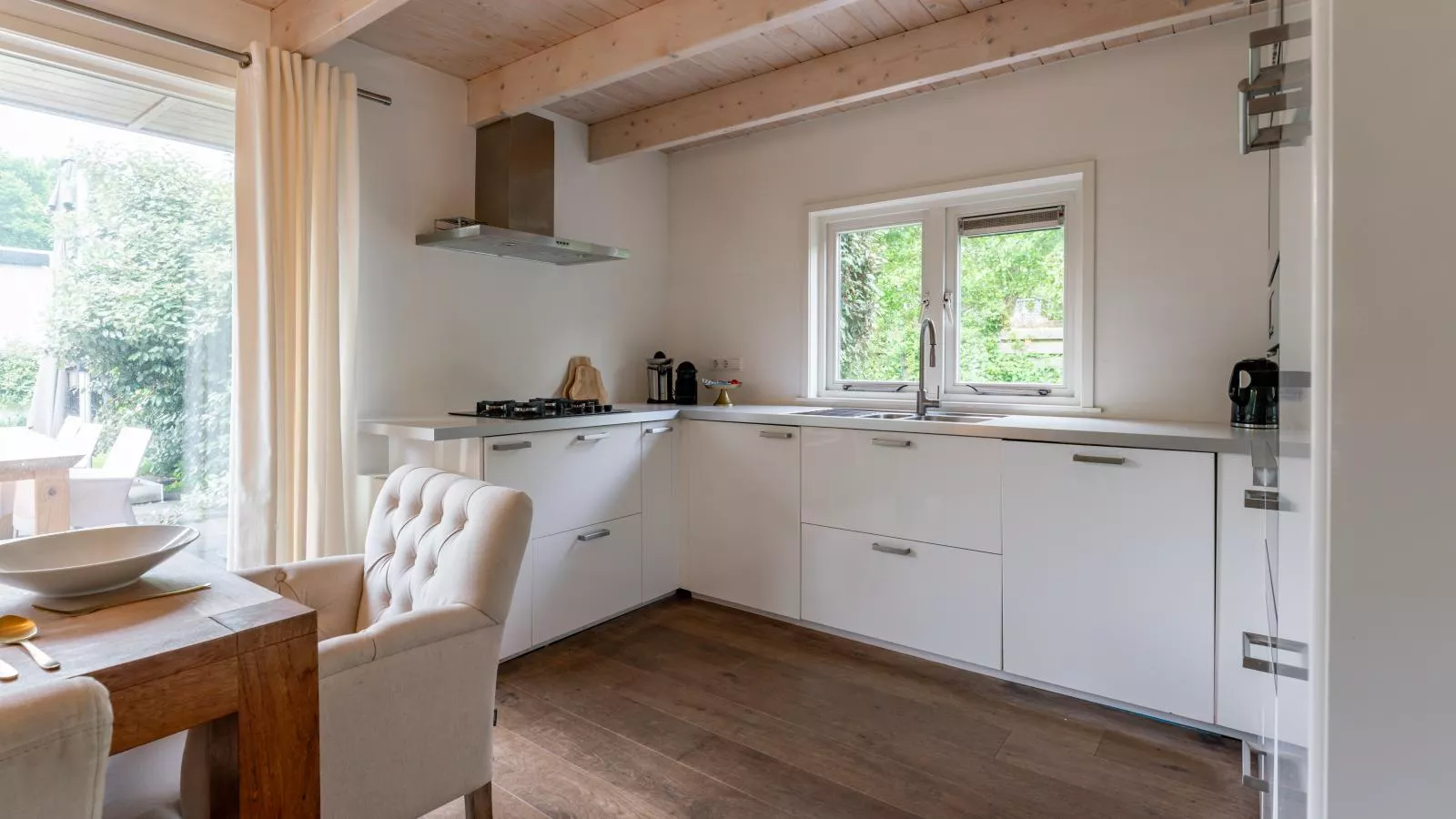 KareinLaDune-Kitchen