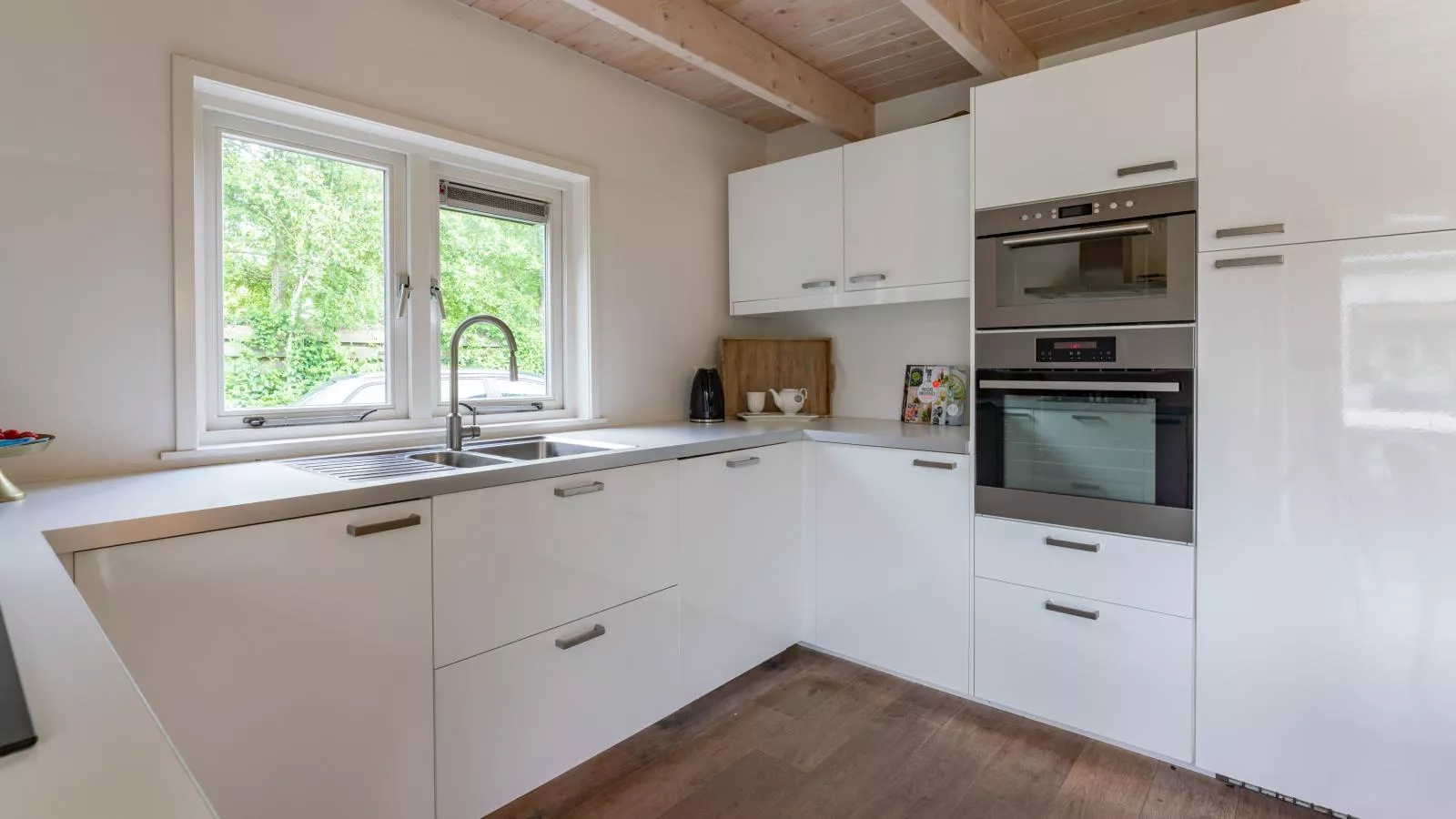 KareinLaDune-Kitchen