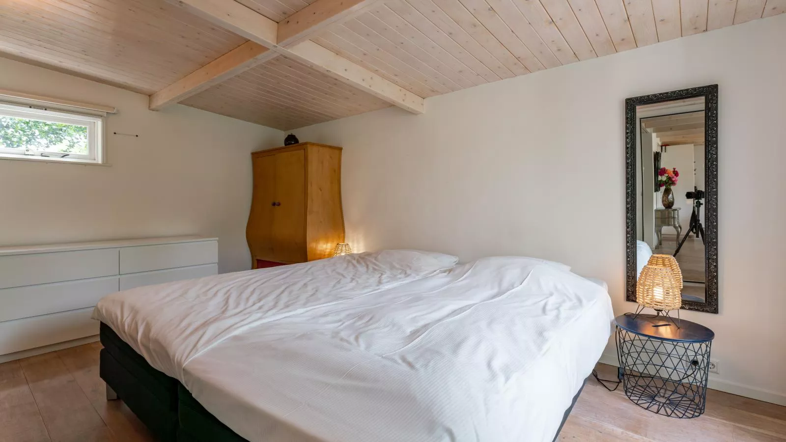 KareinLaDune-Bedroom