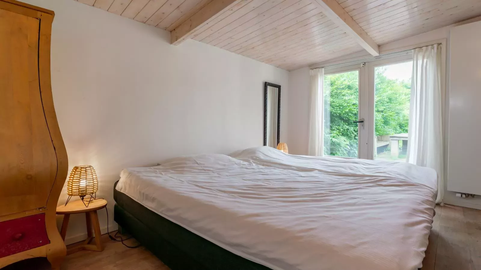 KareinLaDune-Bedroom