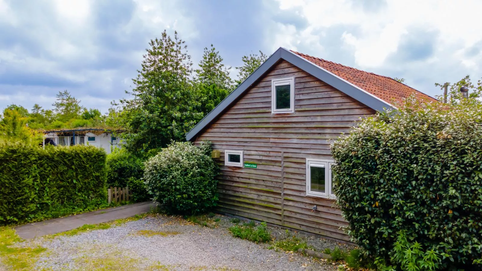 KareinLaDune-Exterior summer