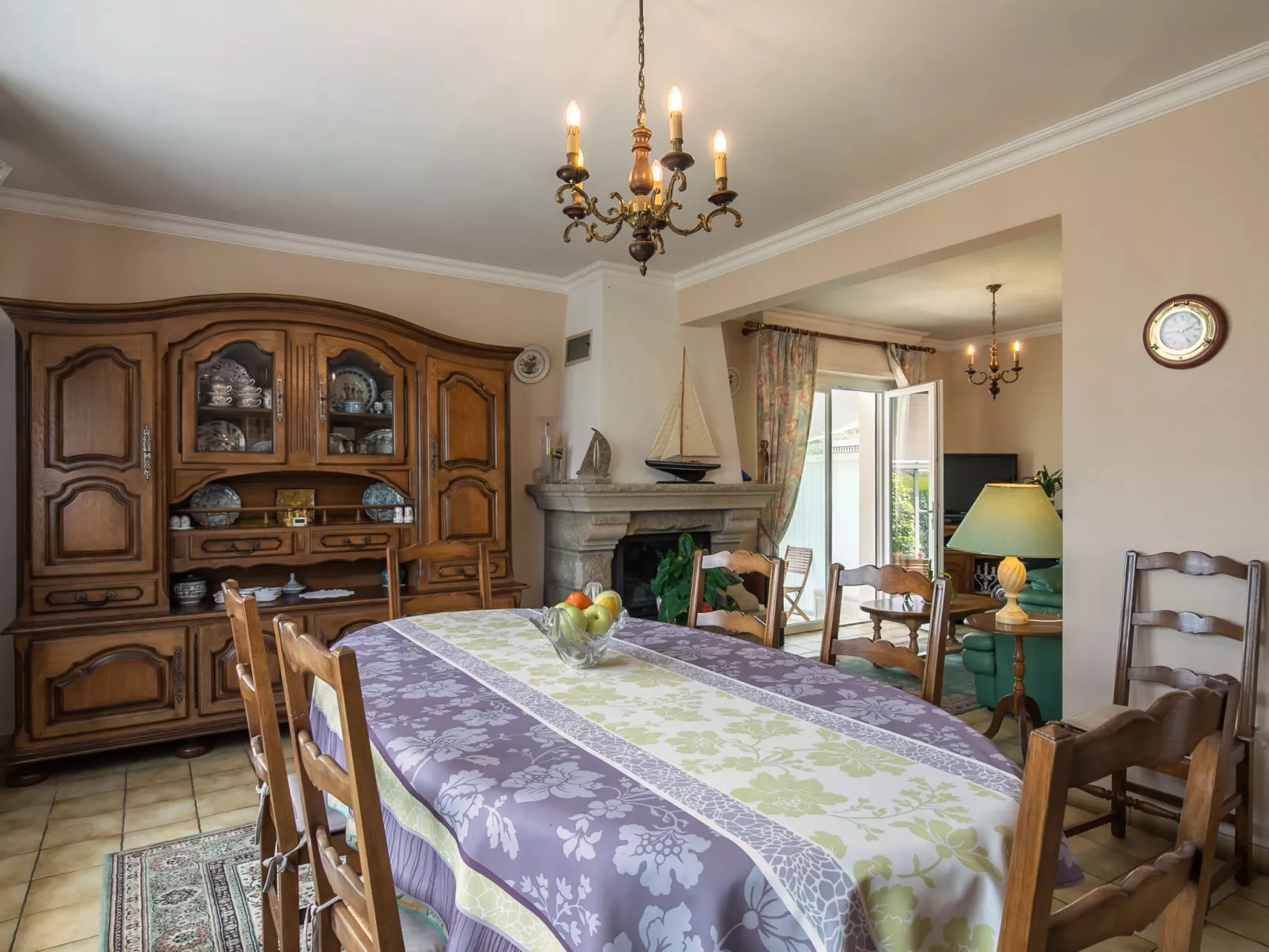 Gueradur-Inside