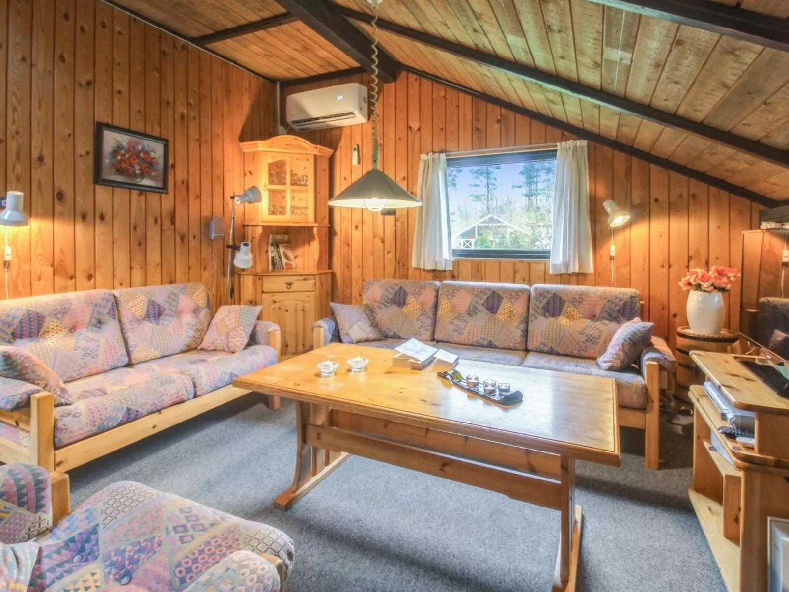 "Gabi" - 30km from the sea-Inside