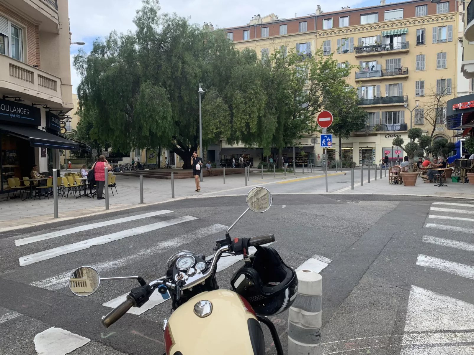 Le Maréchal-Outside