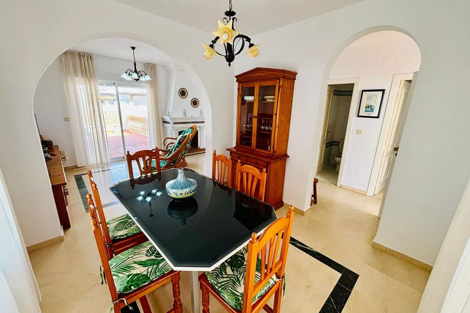 MIRAMAR-Dining room