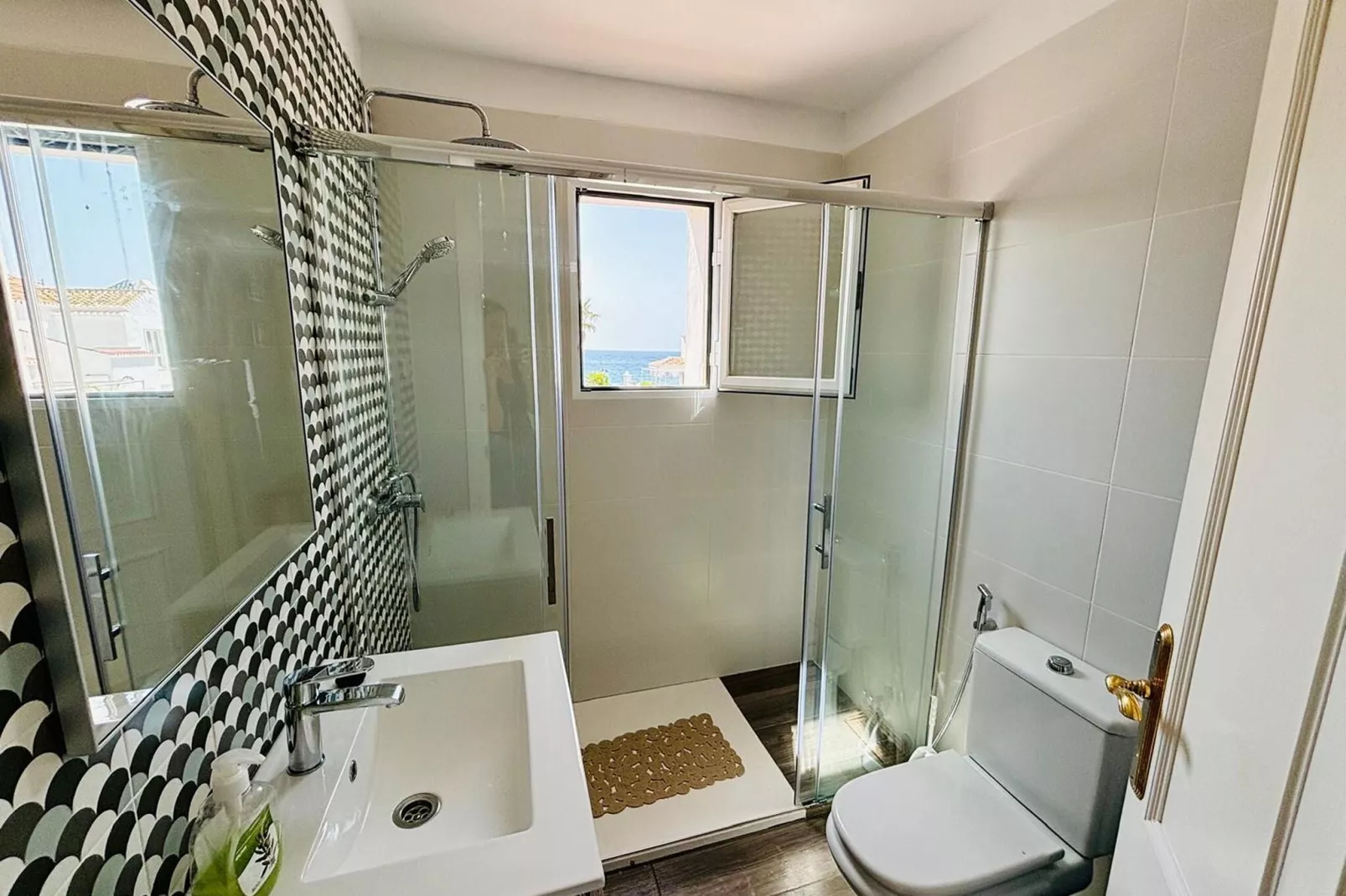 MIRAMAR-Bathroom