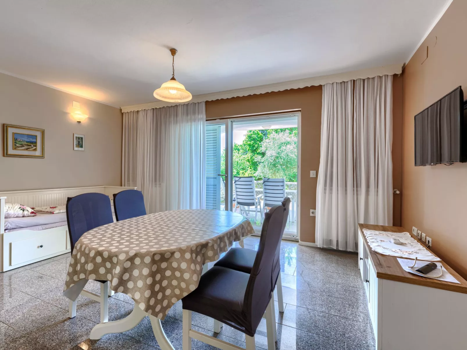 Villa Maran-Inside