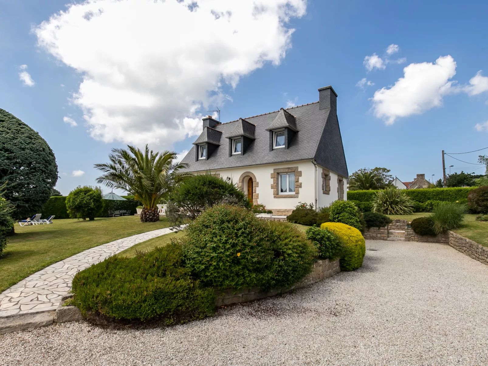 Gueradur-Outside