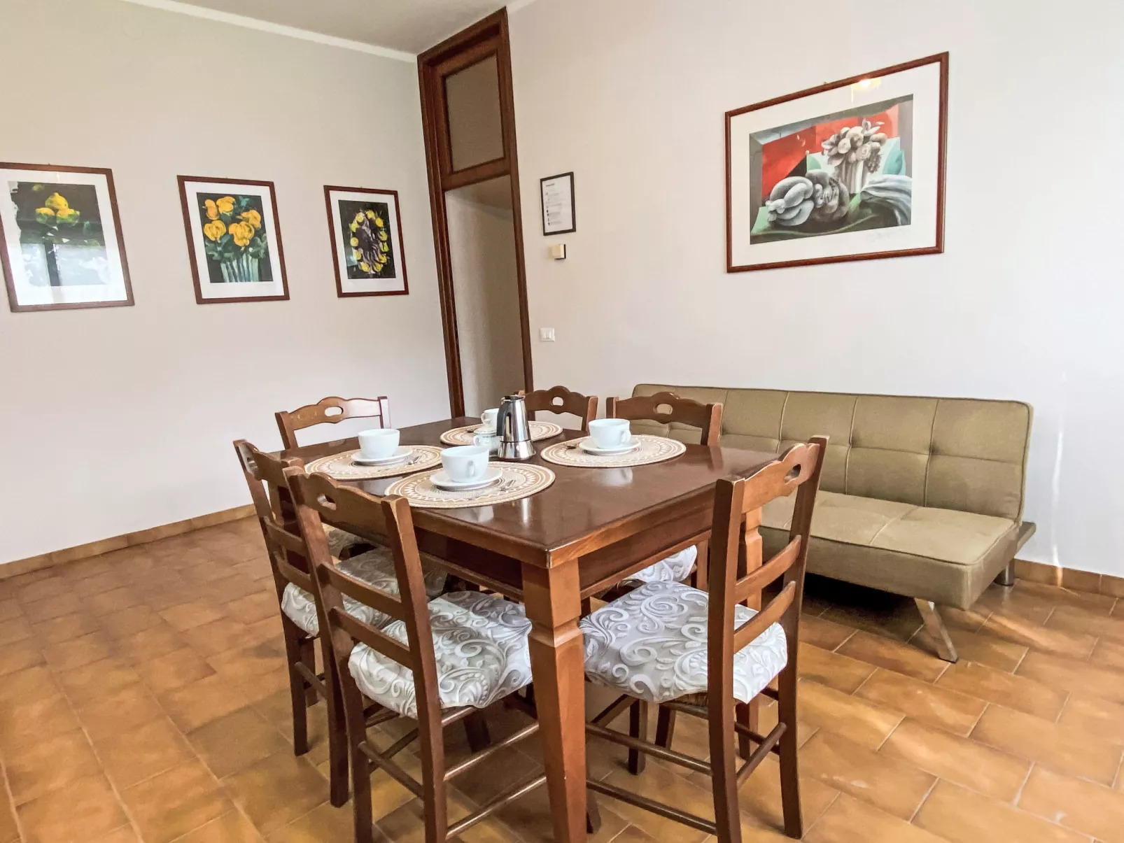 Casalvecchio-Inside