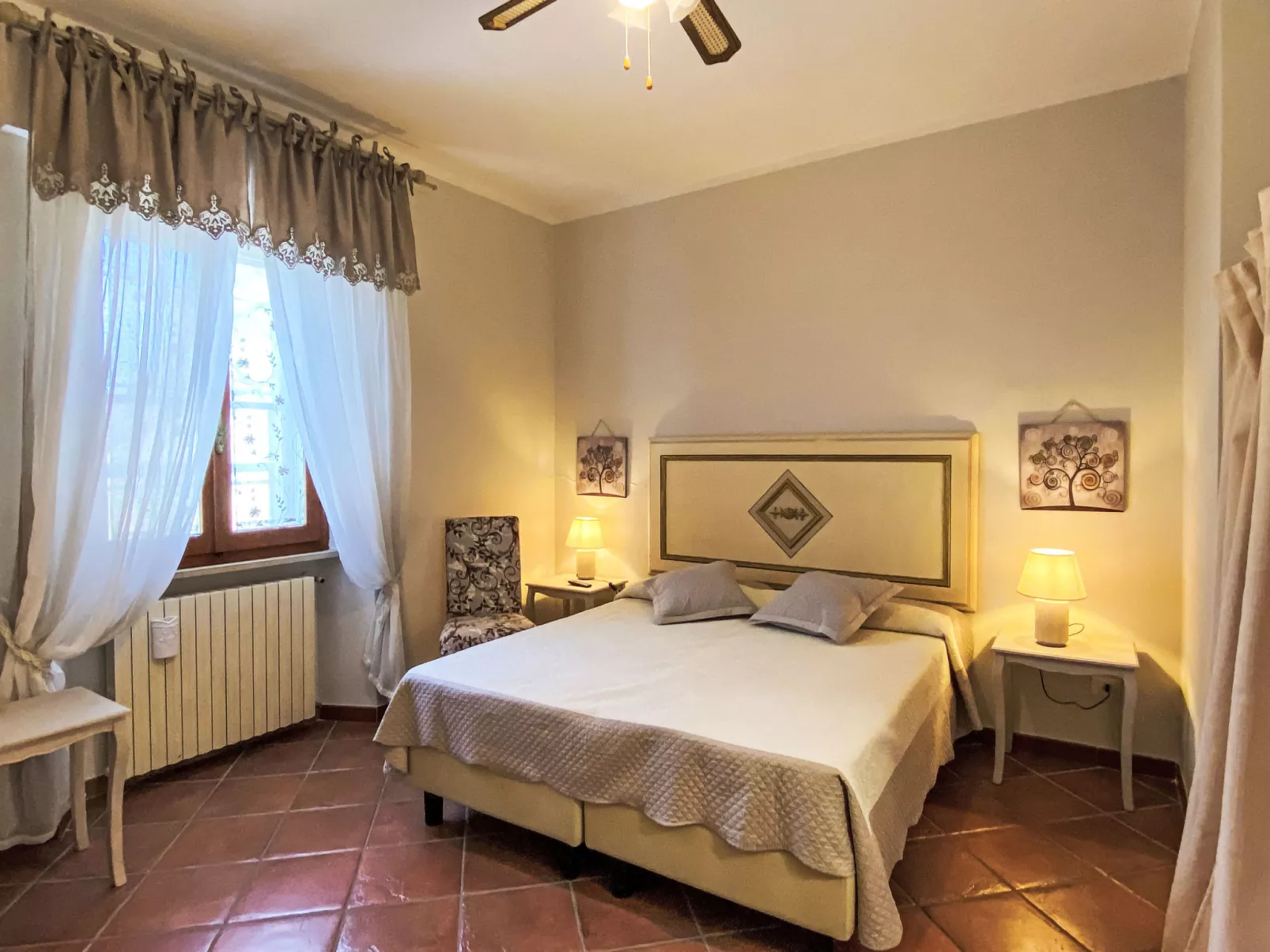 Casalvecchio-Inside