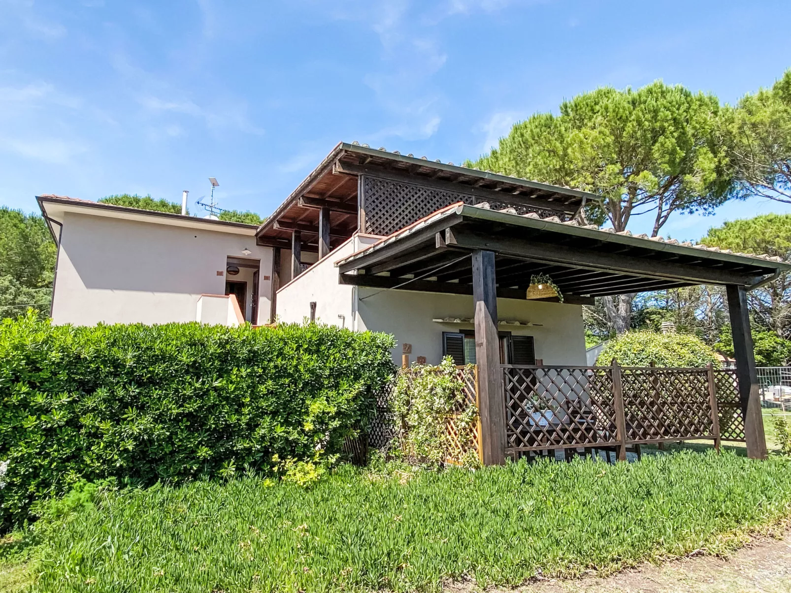 Casalvecchio-Outside