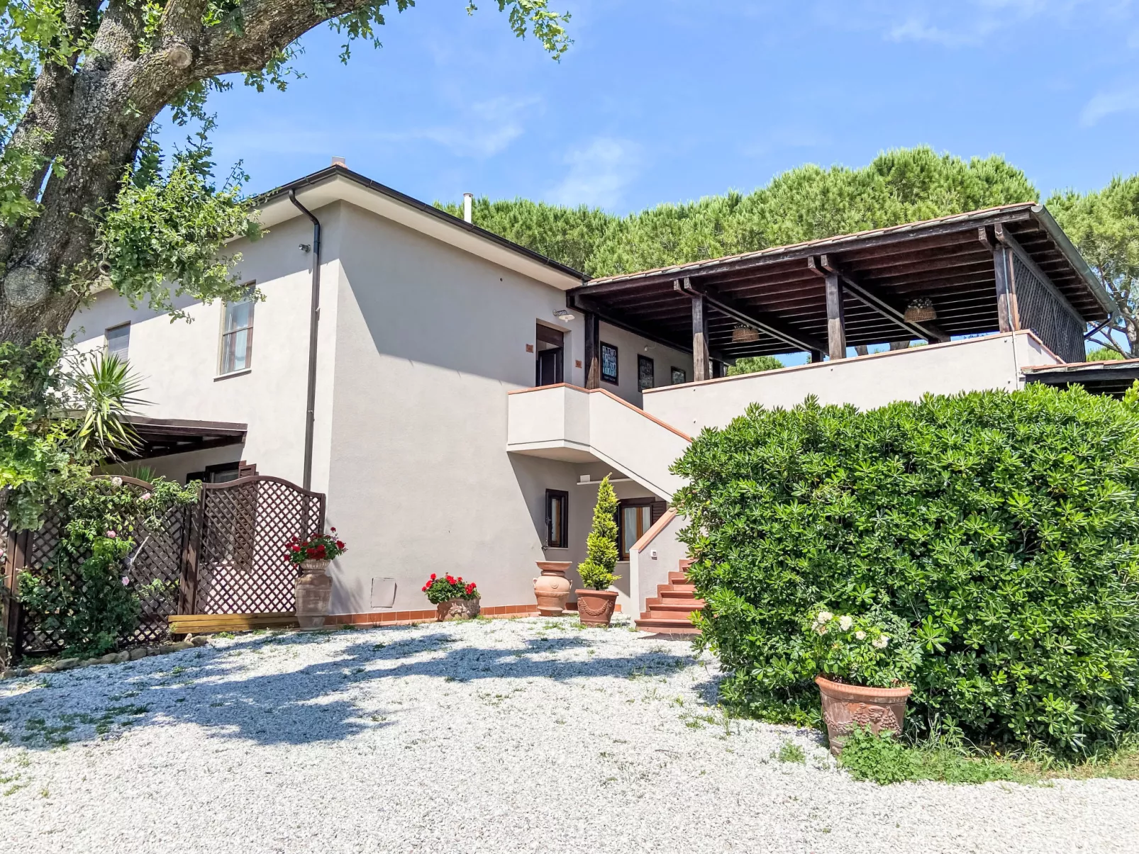 Casalvecchio-Outside