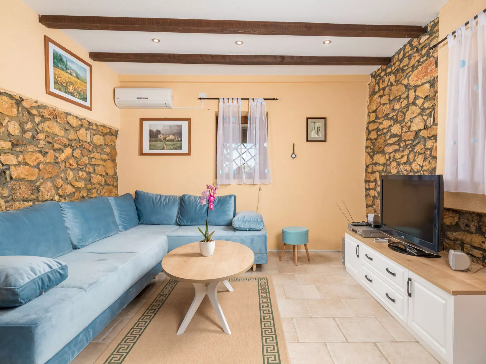 Villa Tea-Inside