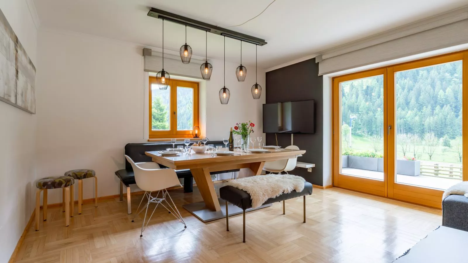 Hilde-Dining room