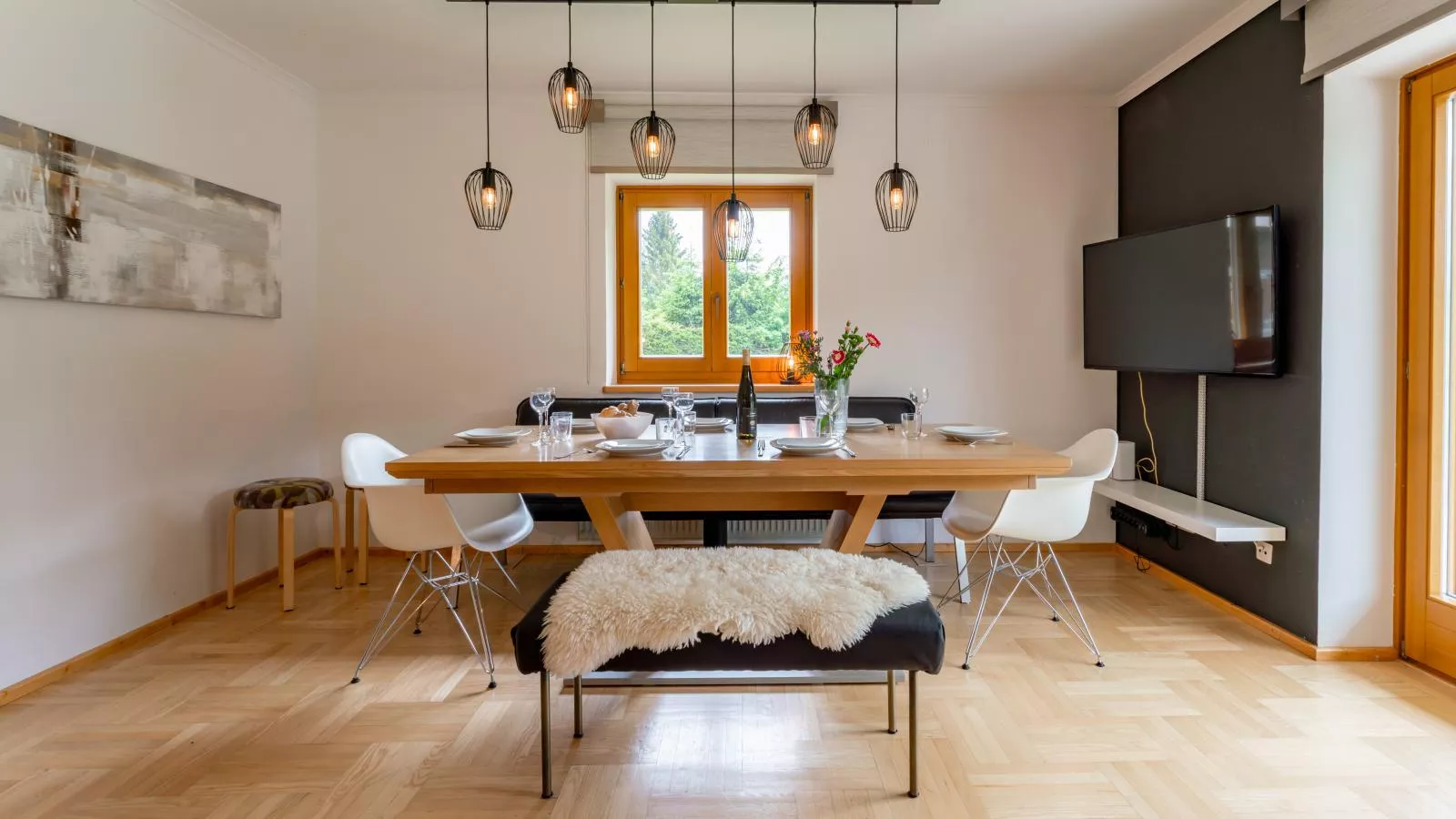 Hilde-Dining room
