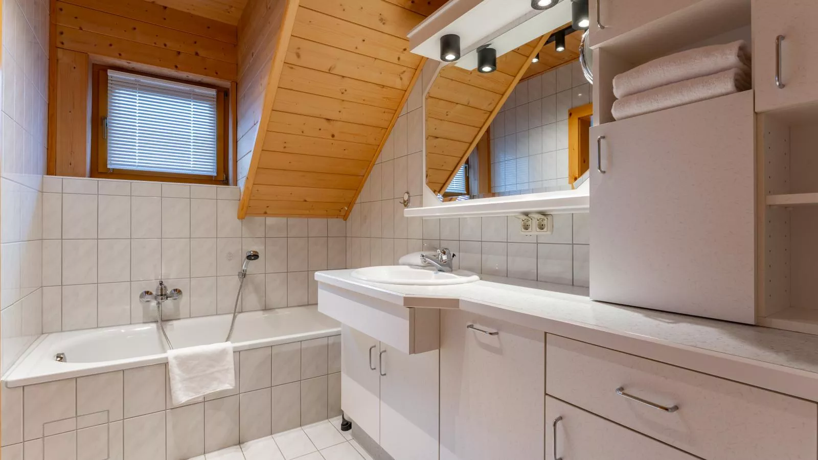 Hilde-Bathroom