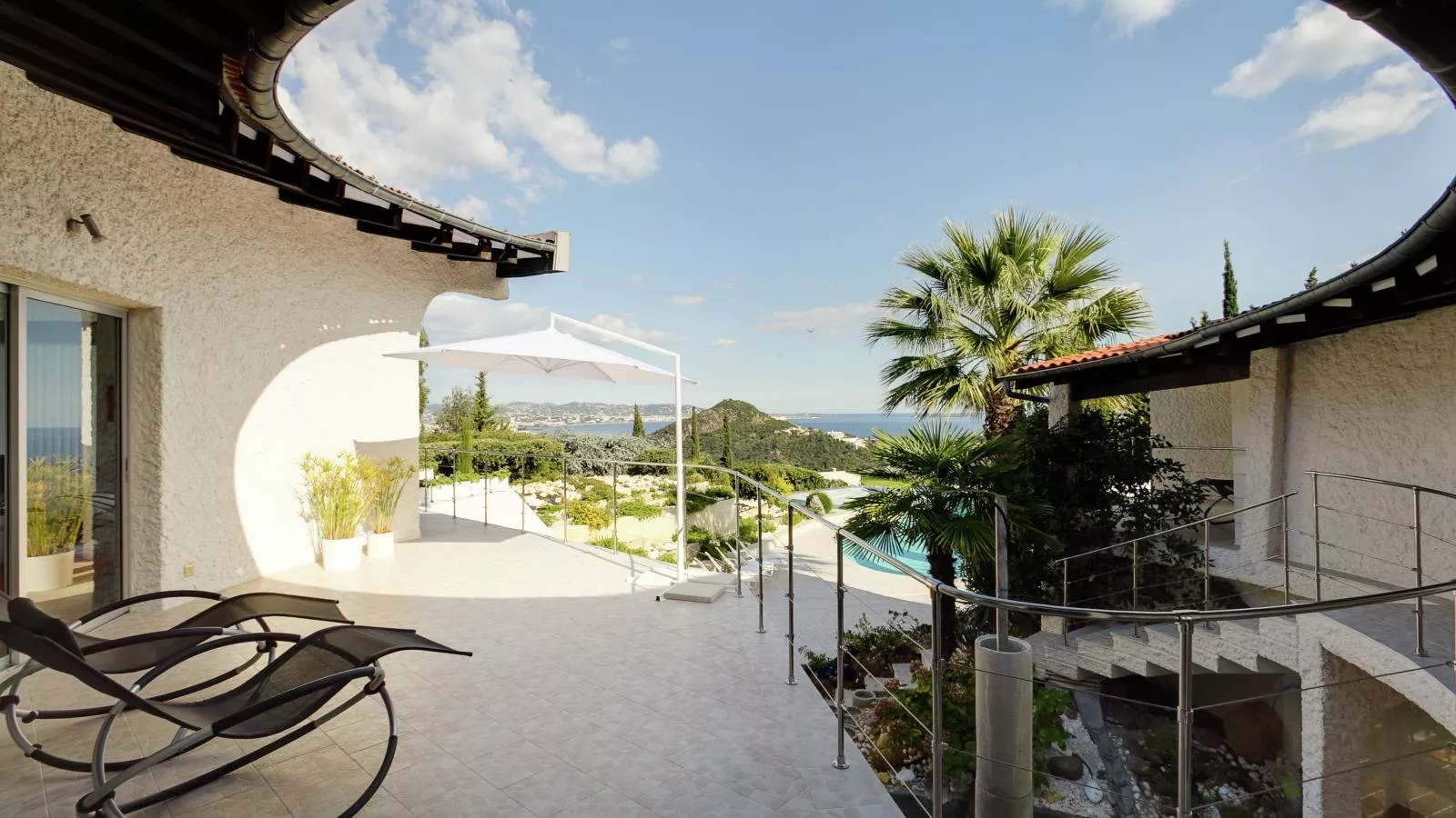 Kieta-Terrace balcony
