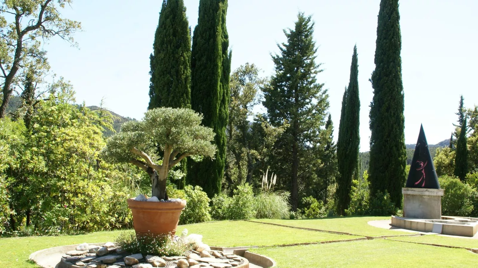 Kieta-Gardens summer