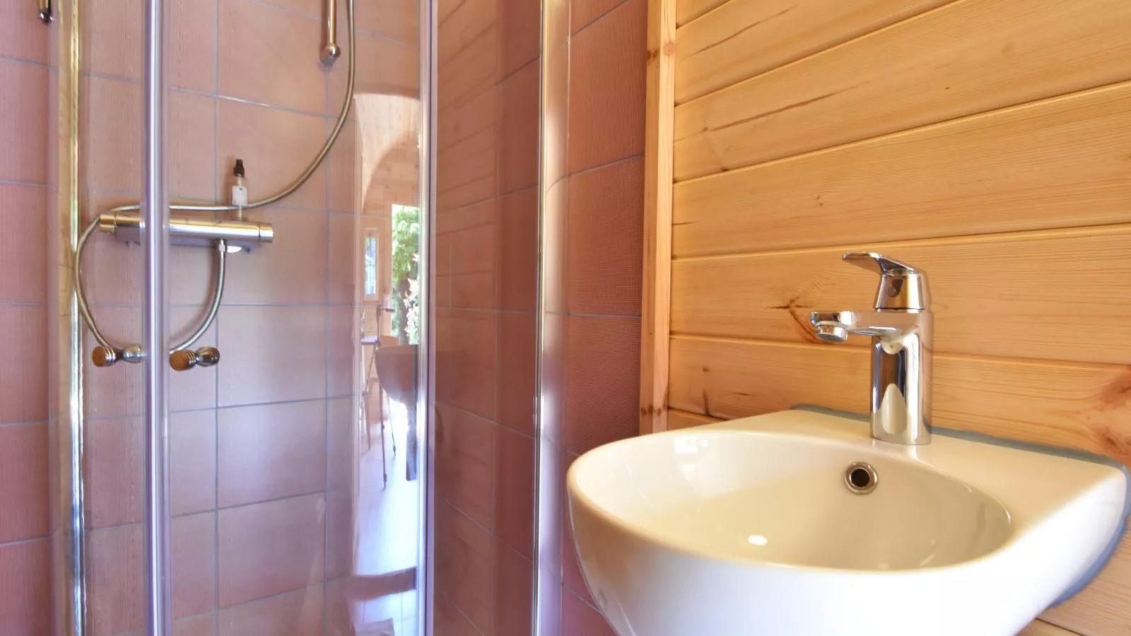 Tiny House Jet-Bathroom