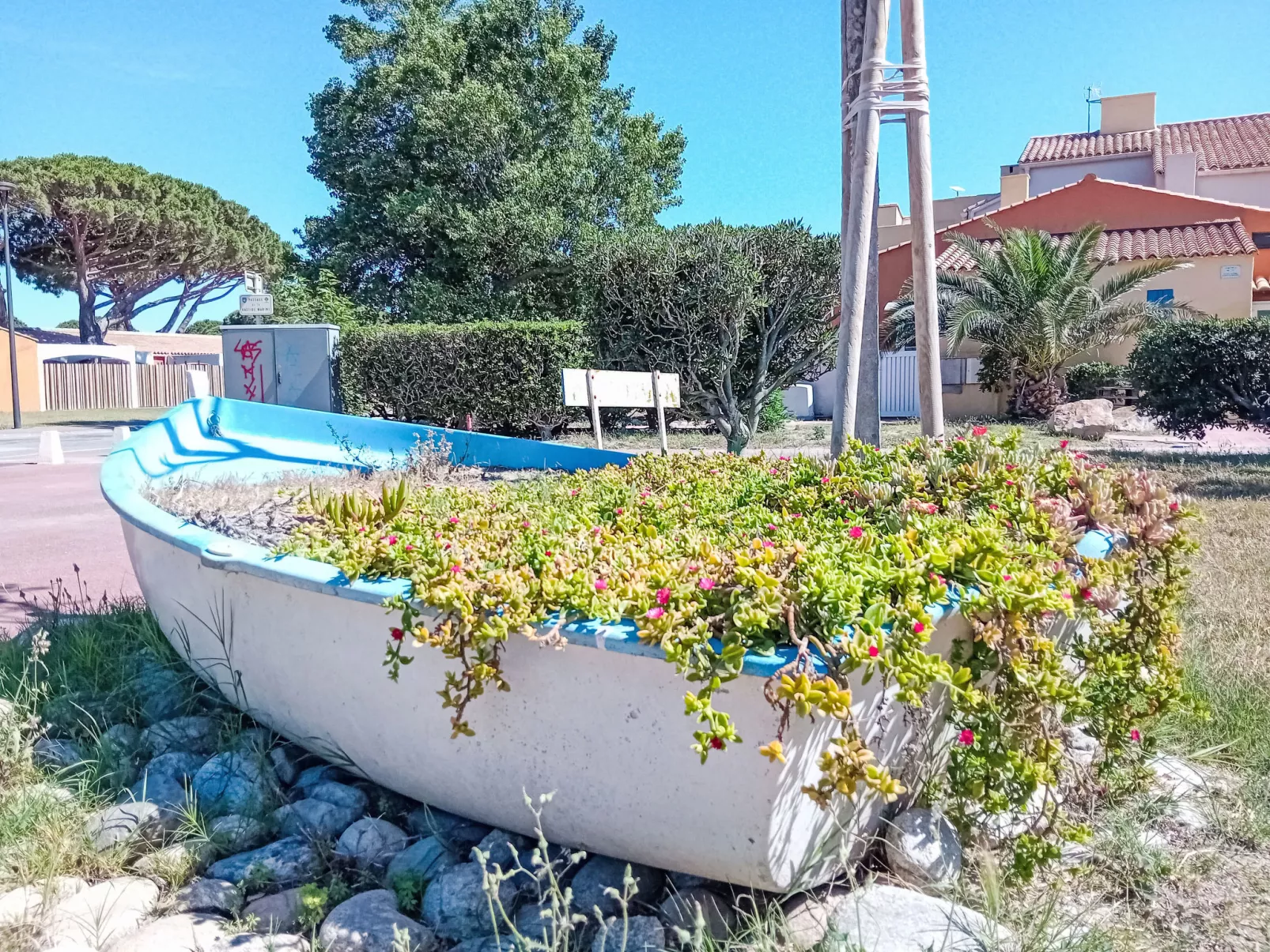 Les Flots Bleus-Area