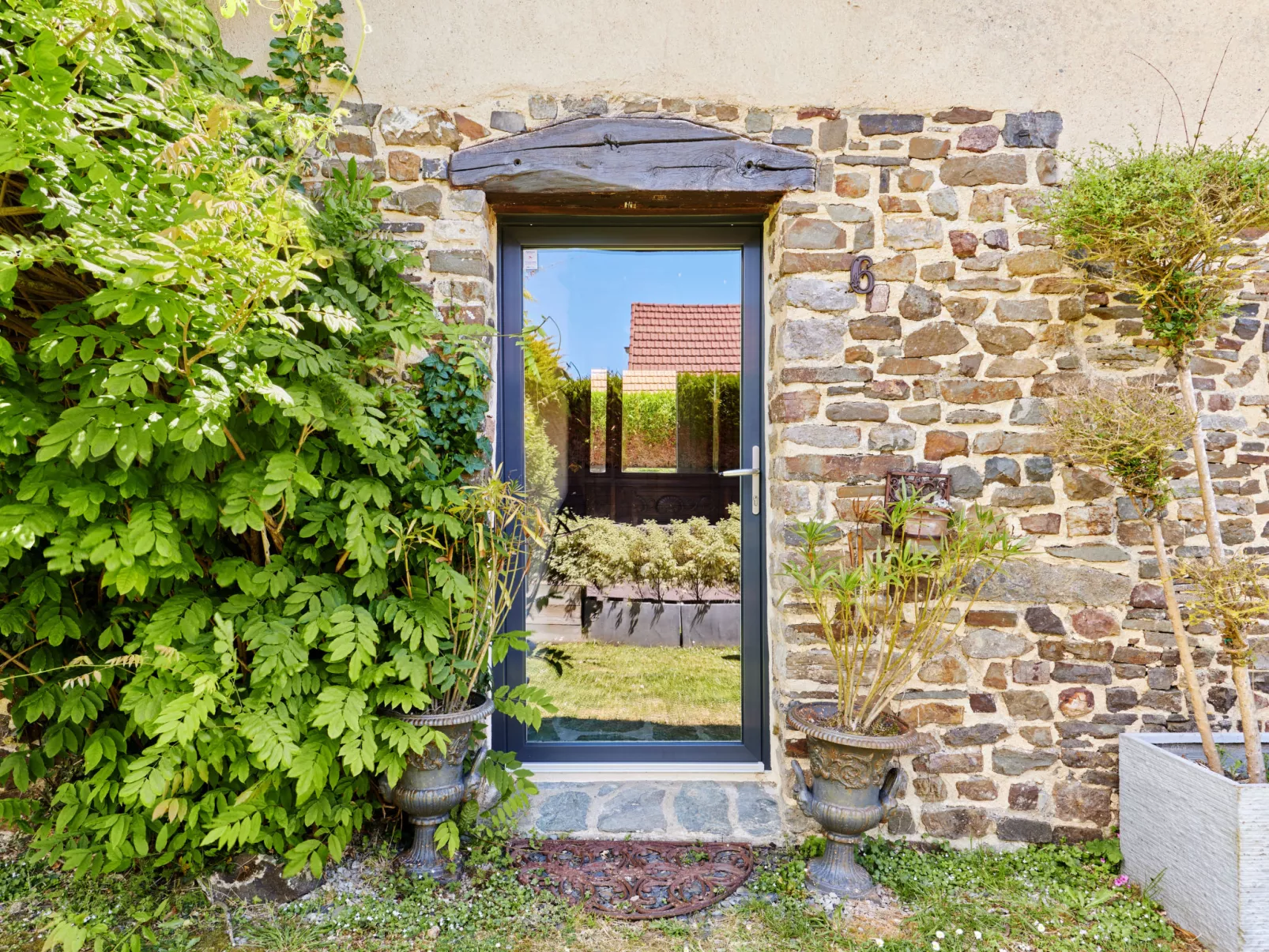 Le Hamelinet-Outside