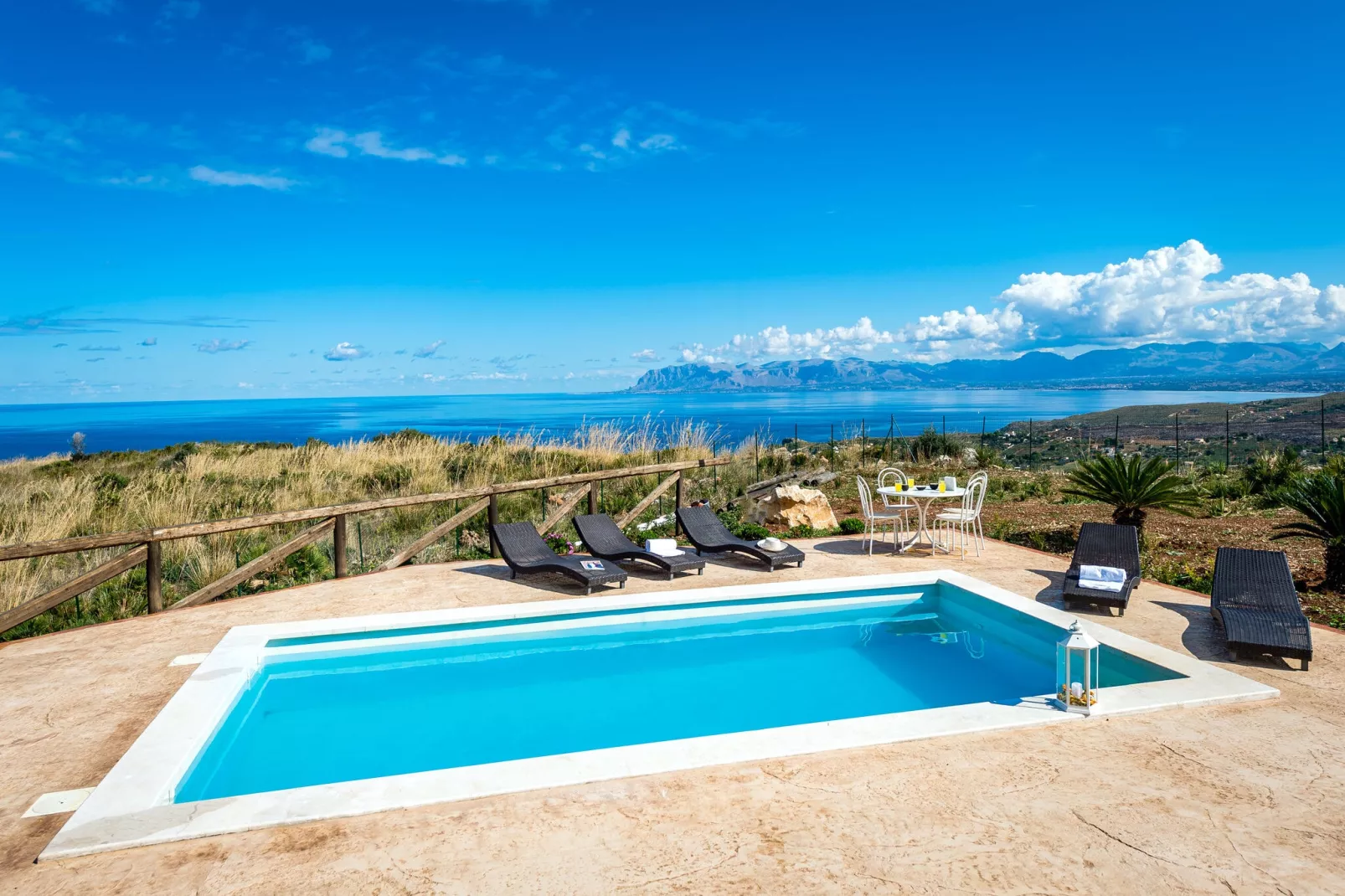 Villa Rocchi Livreri-Pool