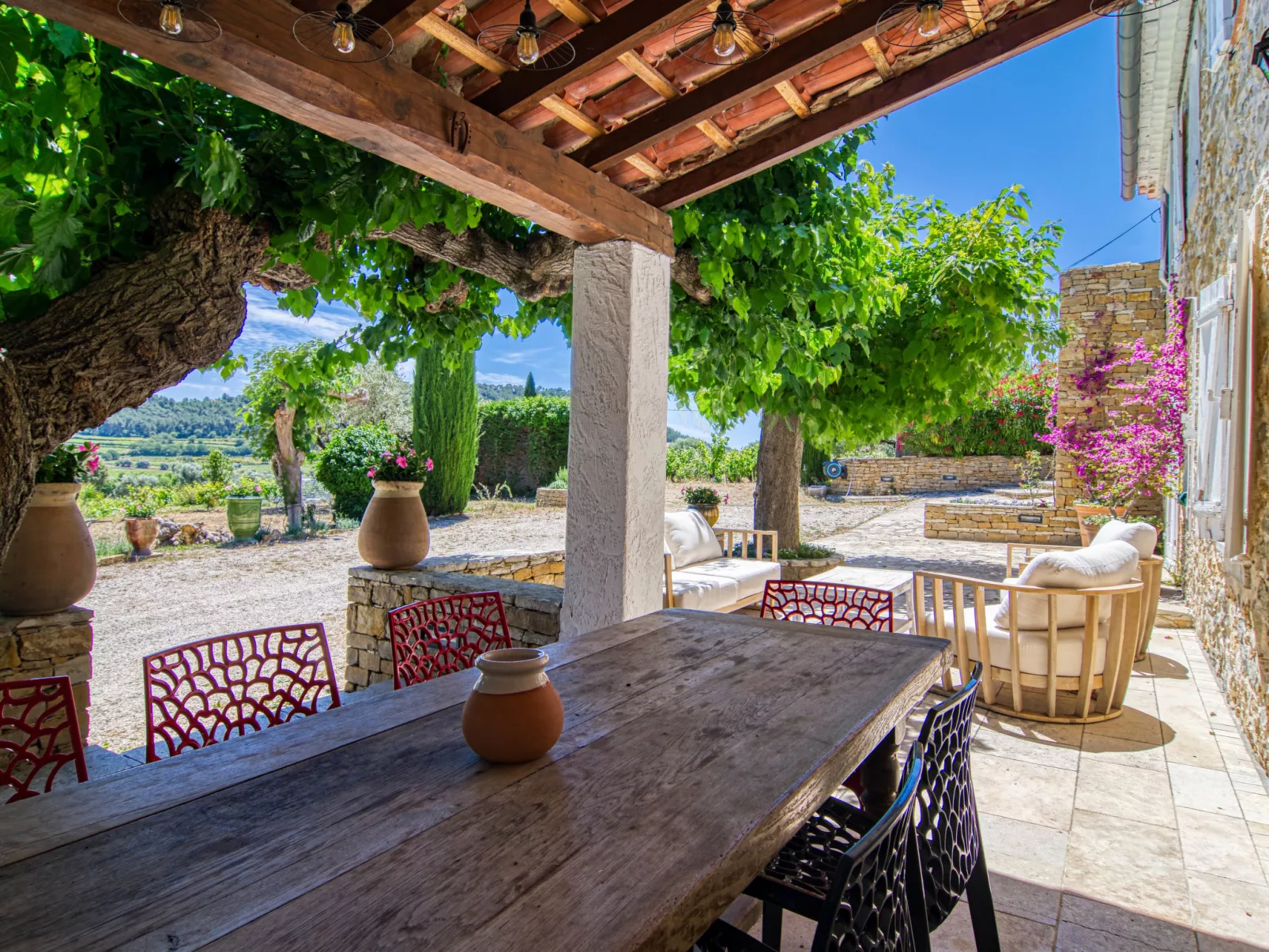 La Bastide de Magdeleine-Inside