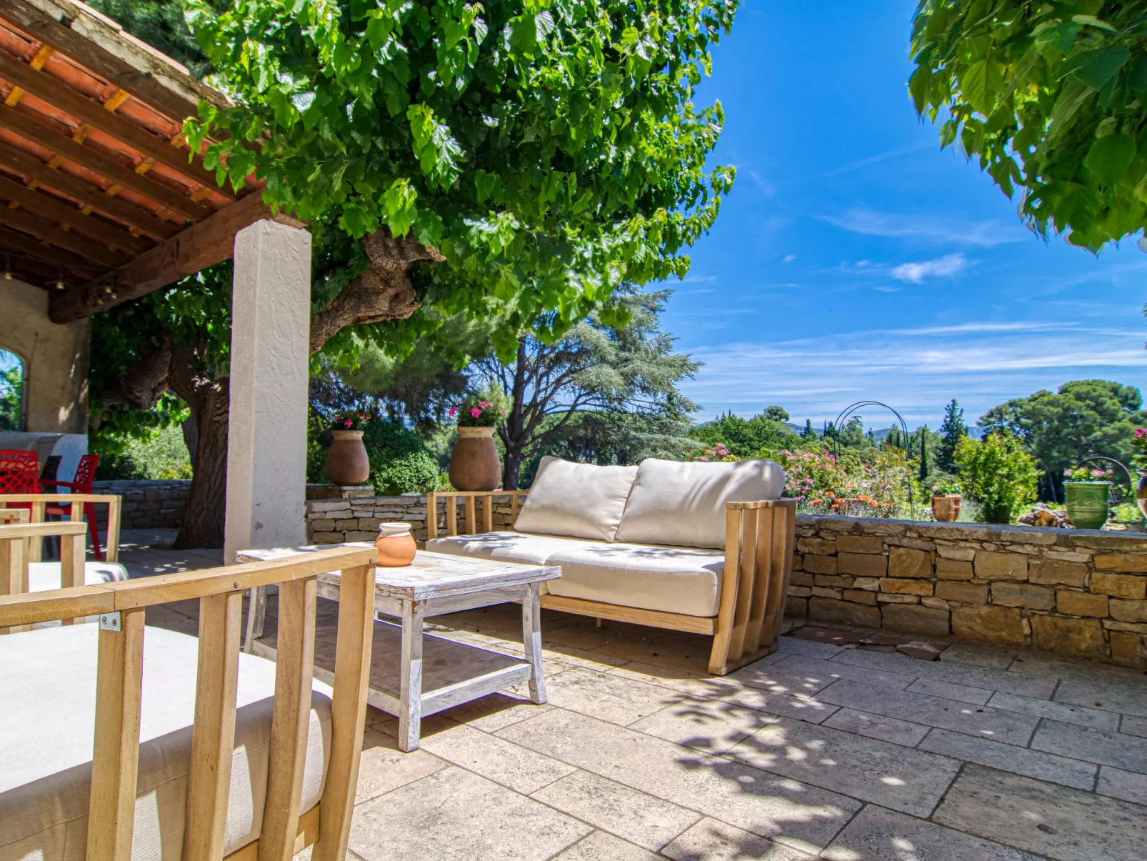 La Bastide de Magdeleine-Outside