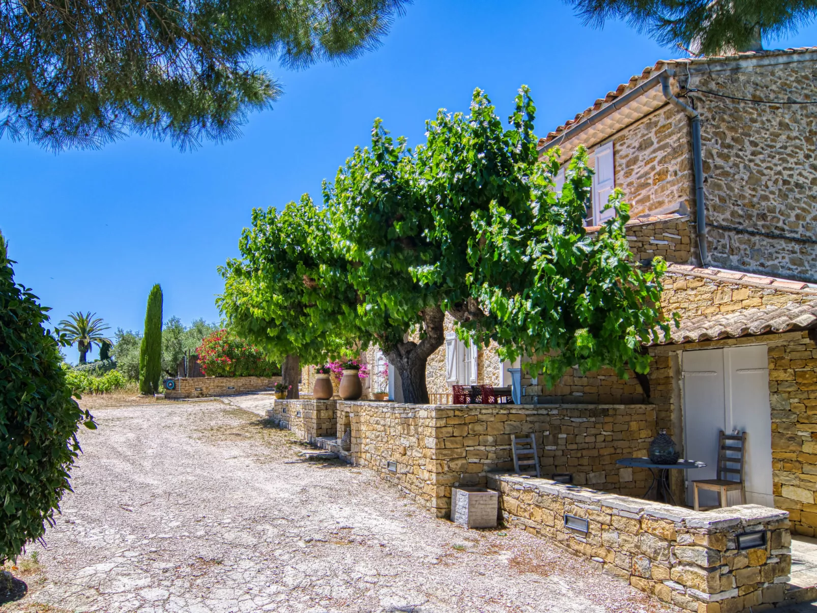 La Bastide de Magdeleine-Outside