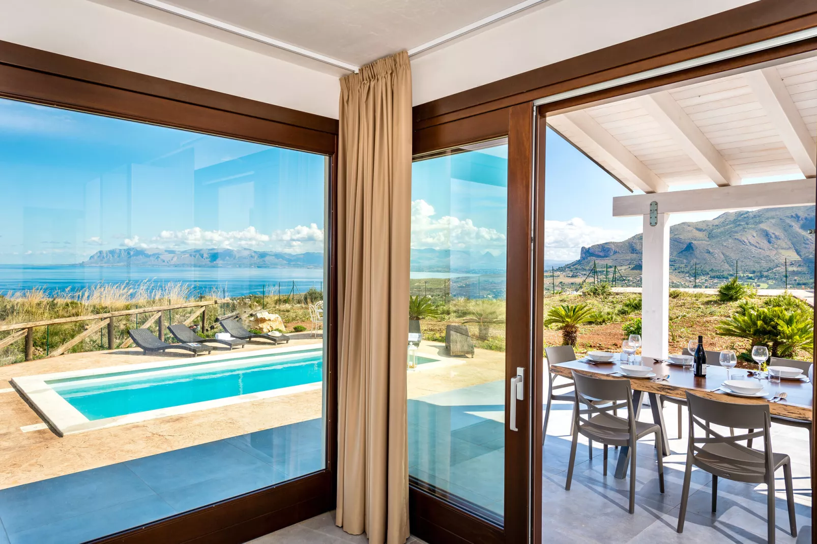 Villa Rocchi Livreri-Terrace balcony