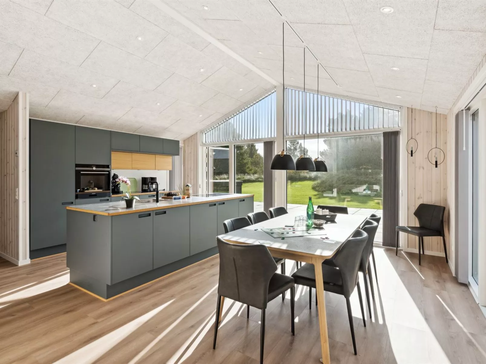 "Makedon" - 4.5km from the sea-Inside