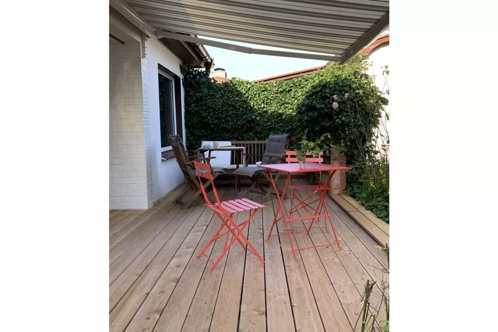267813-Terrace balcony