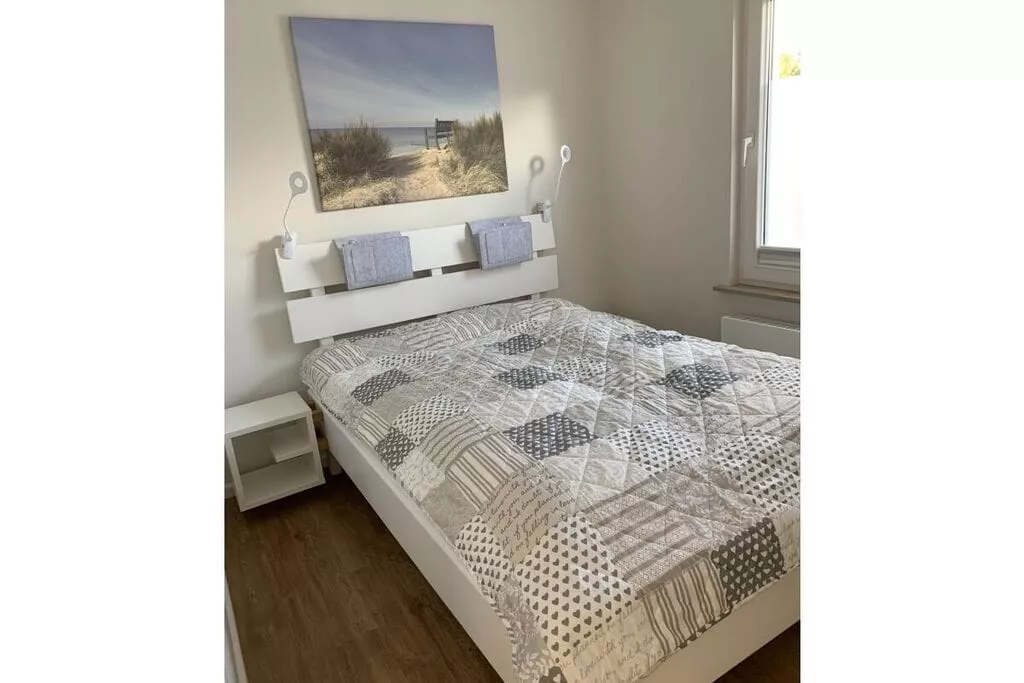 267813-Bedroom