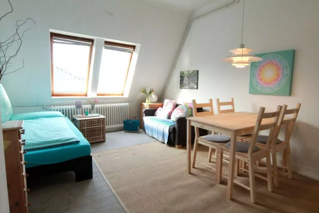 17143-Dining room