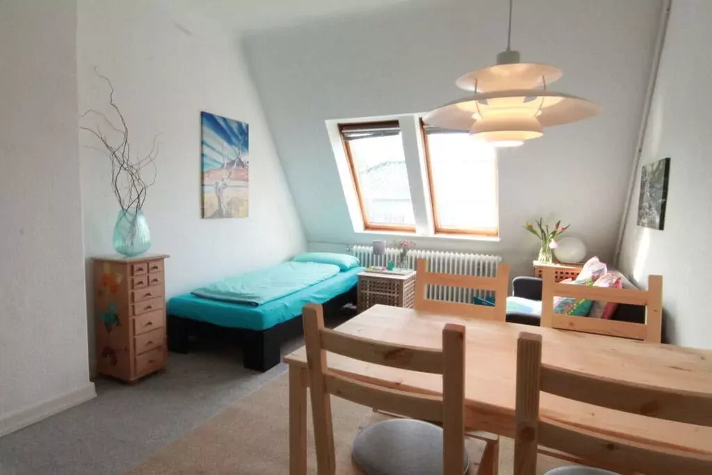 17143-Dining room