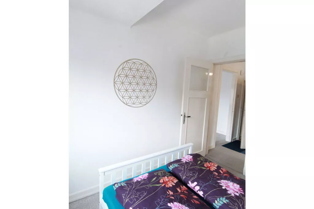 17143-Bedroom