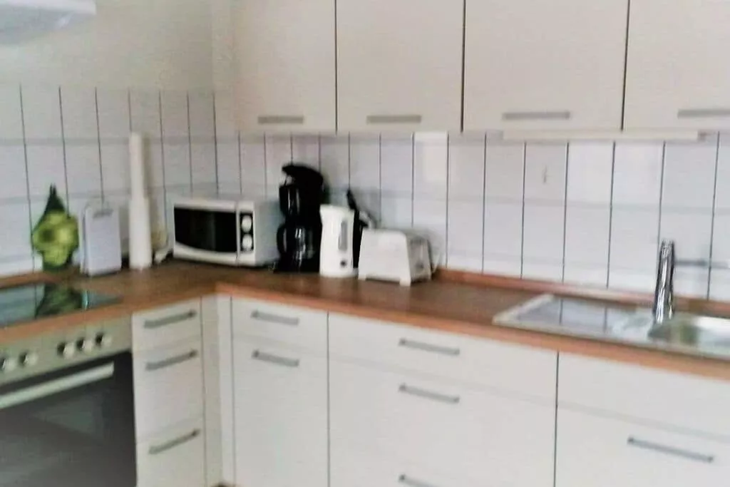 46042-Kitchen