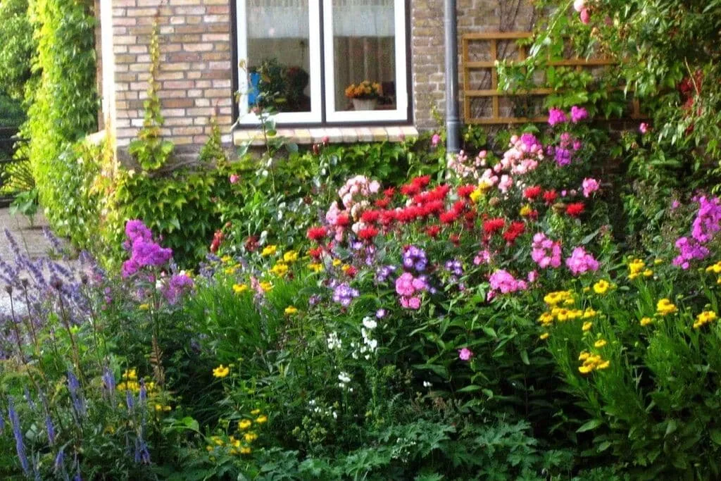 107517-Gardens summer