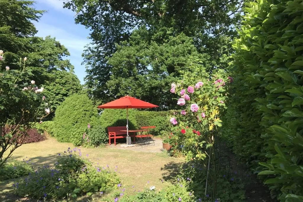 107517-Gardens summer