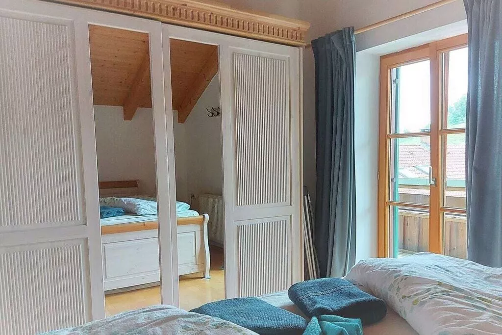 411448-Bedroom