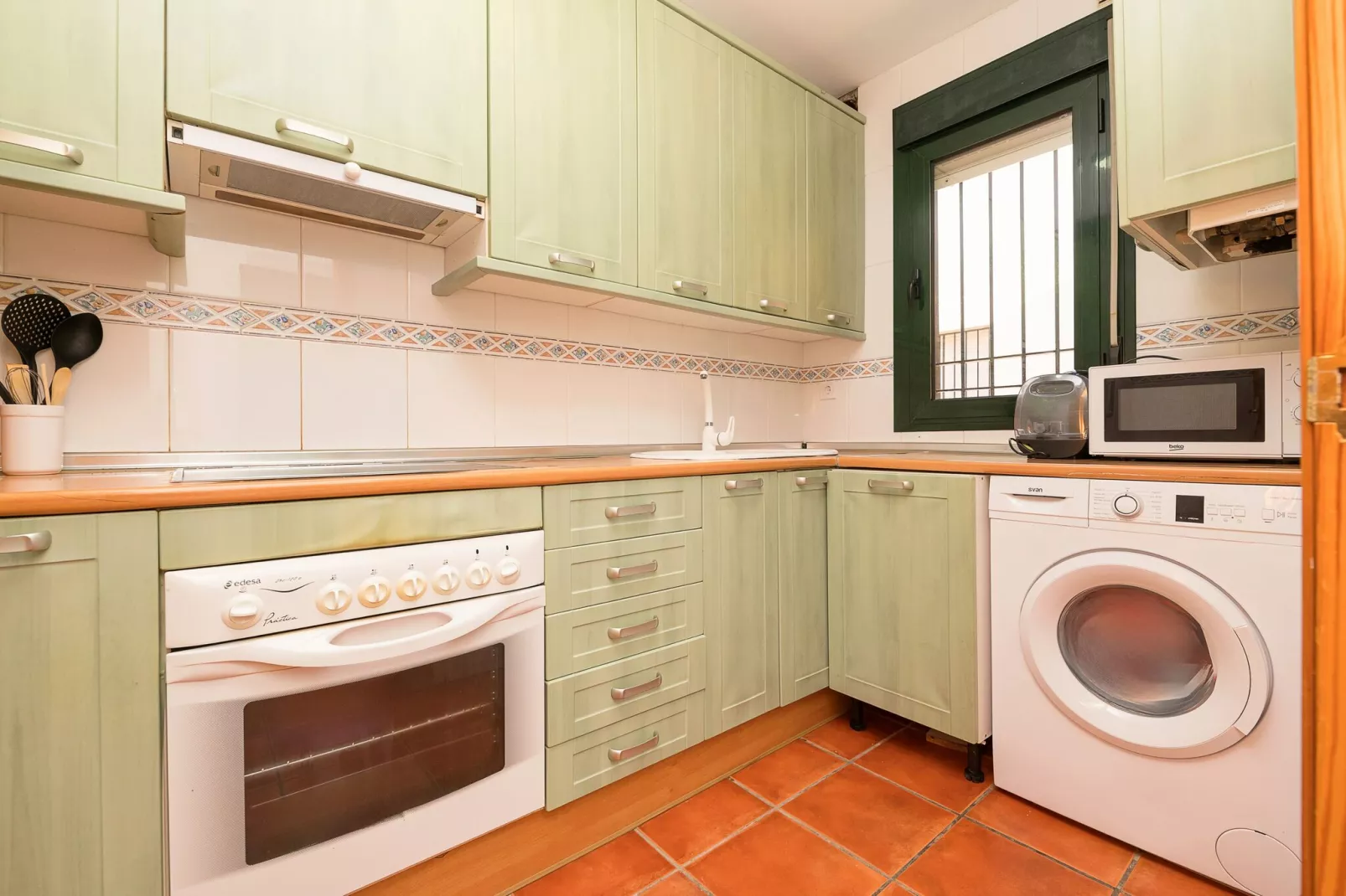 Oasis Playero-Kitchen
