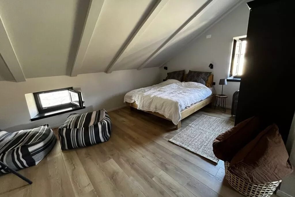 396437-Bedroom