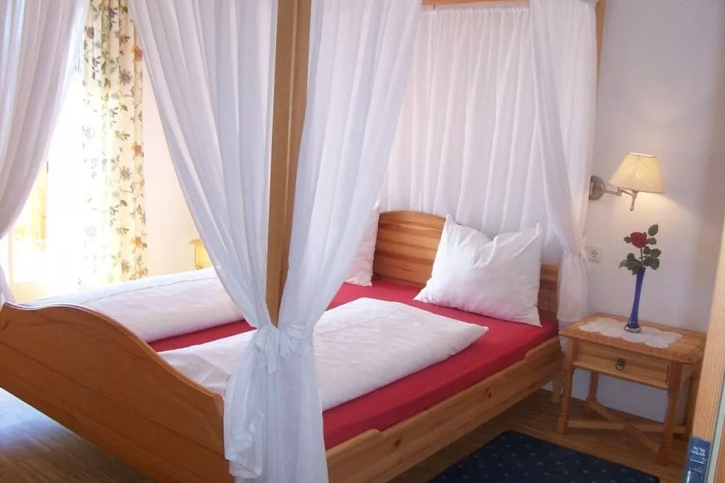 182651-Bedroom