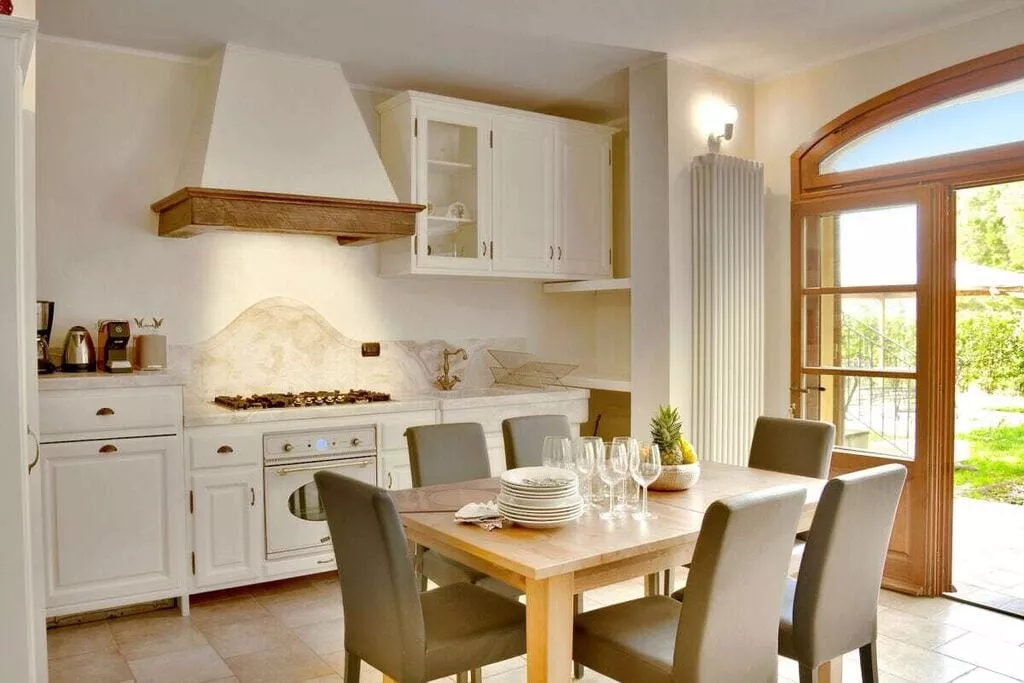 290623-Kitchen