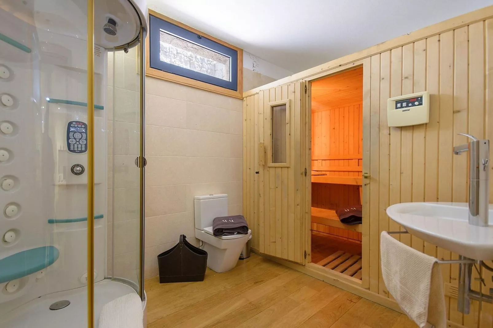 Villa B-Bathroom